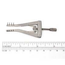 ALM Self-Retaining Retractor